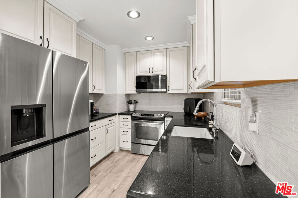 5651 Windsor Way 101