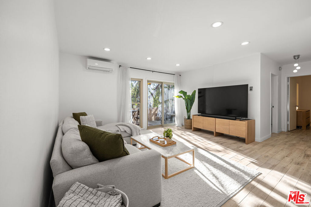 5651 Windsor Way 101