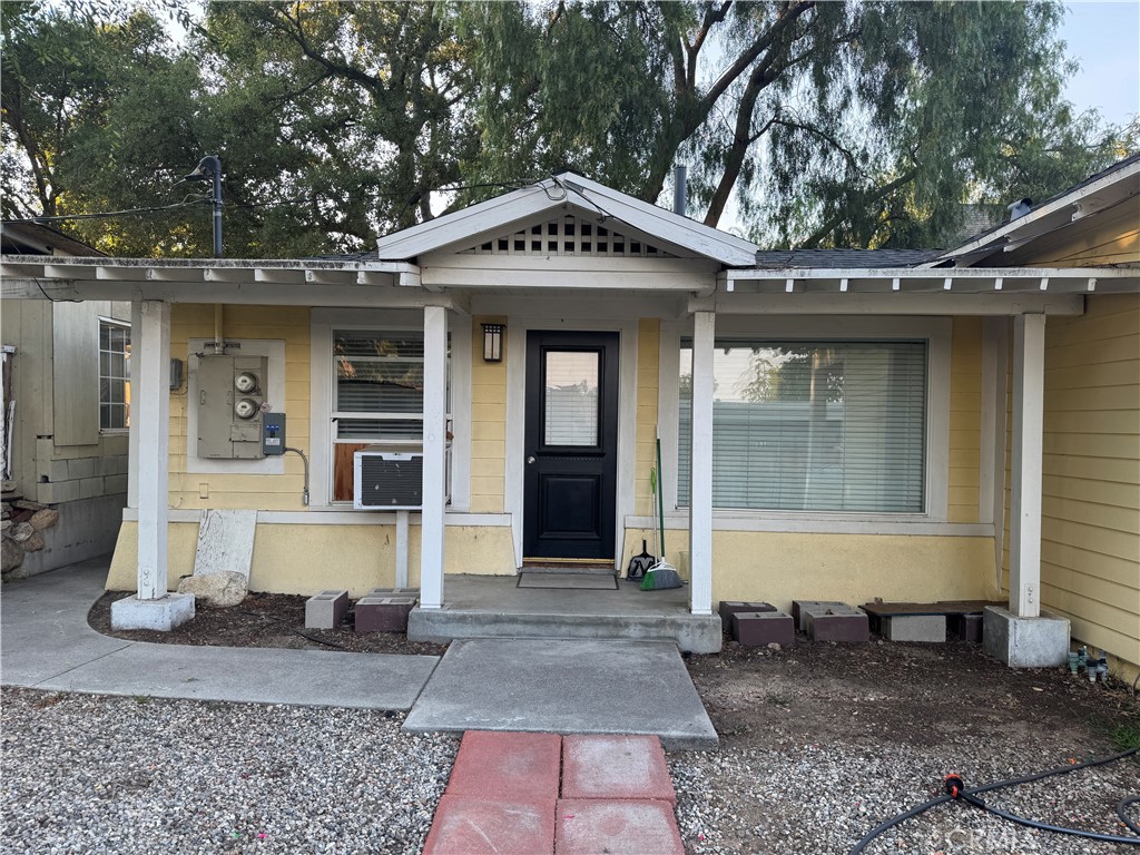 Tucked away in the rear unit of a charming Craftsman-style duplex, this cozy unit offers both privacy and comfort. The thoughtfully designed layout features a separate kitchen and bathroom, providing a more independent living experience. The unit comes equipped with a gas stove, updated plumbing fixtures, and a wall-mounted window A/C for year-round comfort. Utilities include water paid by the landlord, while the tenant is responsible for gas, electricity, trash, and internet. Separate gas and electric meters ensure easy billing. Street parking is available.
