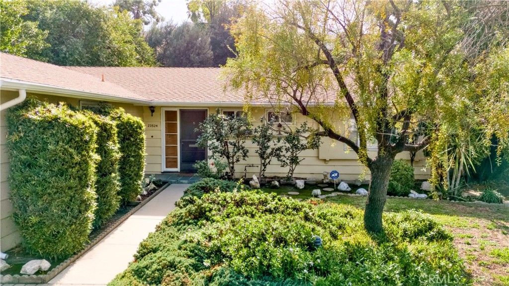 Photo of 23524 Styles, Woodland Hills, CA 91367 (MLS # SR25264042)