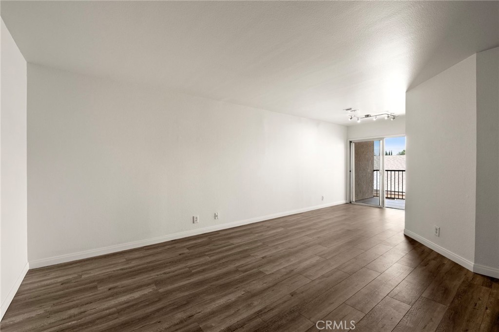 7641 Reseda Boulevard 126