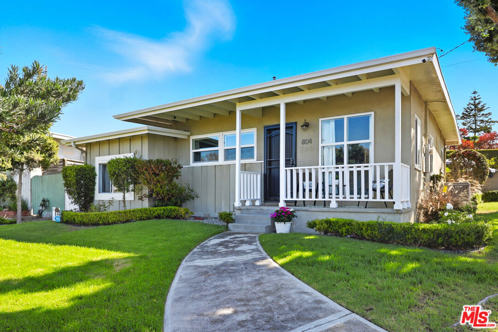 804 N Hillcrest Street