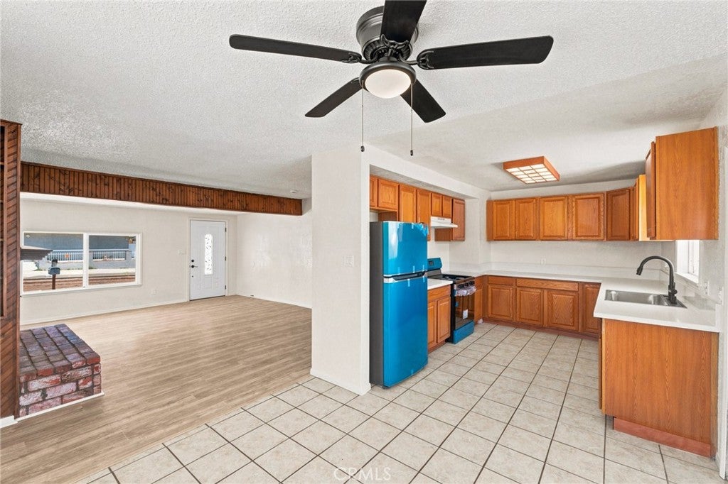 1148 E Virginia Way