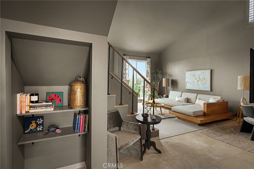 Properties 4 837 N West Knoll Drive 307