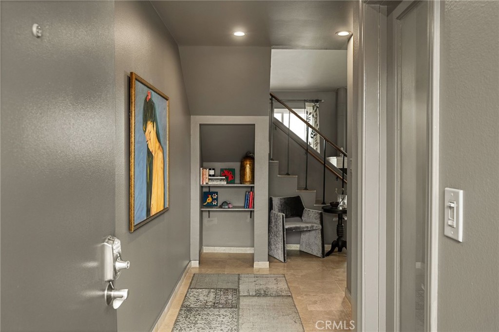 Properties 2 837 N West Knoll Drive 307