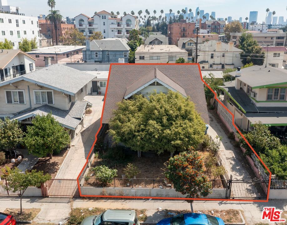 918 S Kingsley Drive