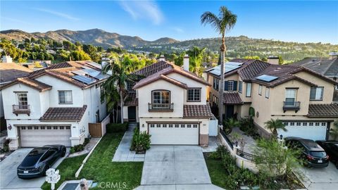 Photo of 8674 E Sunnywalk Ln, Anaheim Hills, CA 92808 (MLS # OC25234424) Photo of 8674 E Sunnywalk Ln, Anaheim Hills, CA 92808 (MLS # OC25234424)