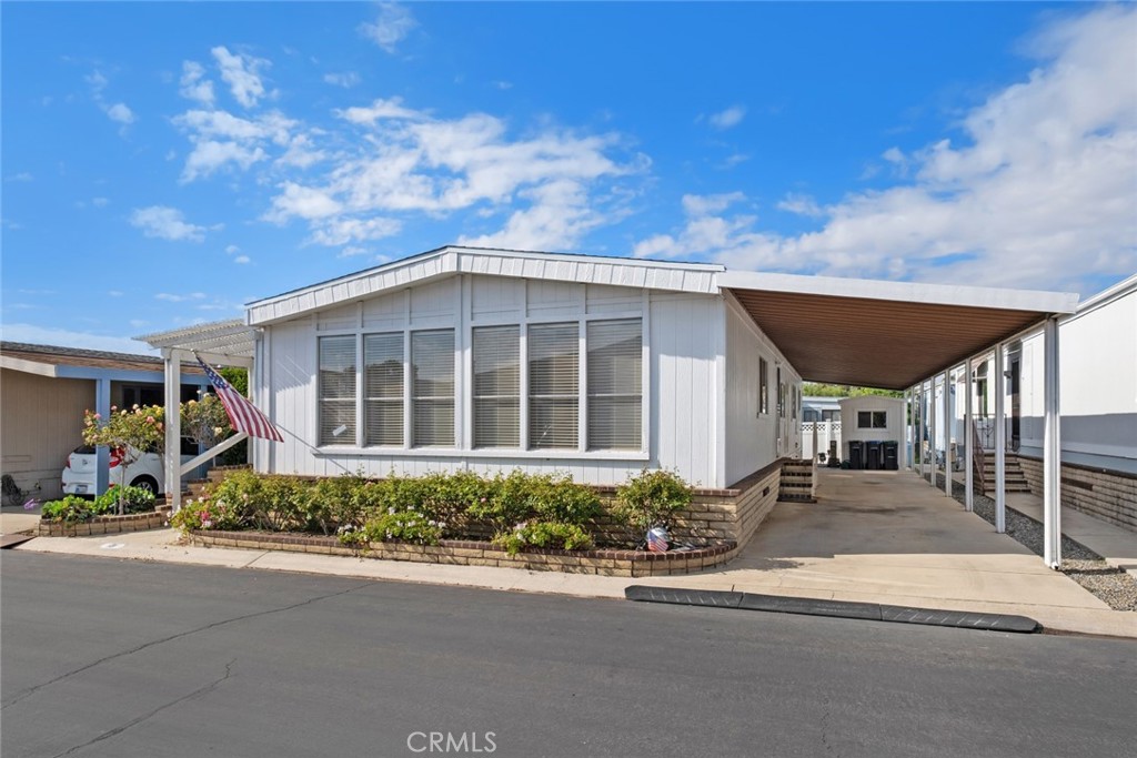 5200 Irvine Boulevard 131