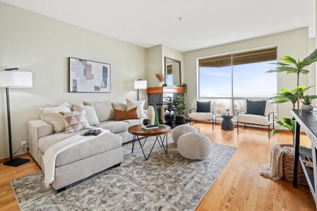 listing image 130728965869342499563