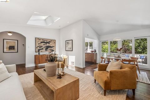 Photo of 2059 Mastlands Dr Dr, Oakland, CA 94611 (MLS # 41130412)