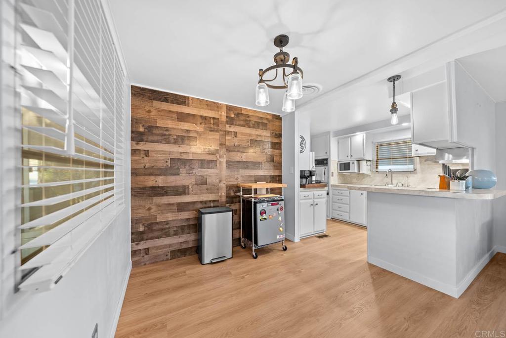 8 Angelus Avenue