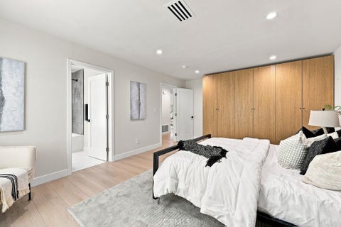 Tiny photo for 5506 Forest Cove Ln, Agoura Hills, CA 91301 (MLS # SR26224916)