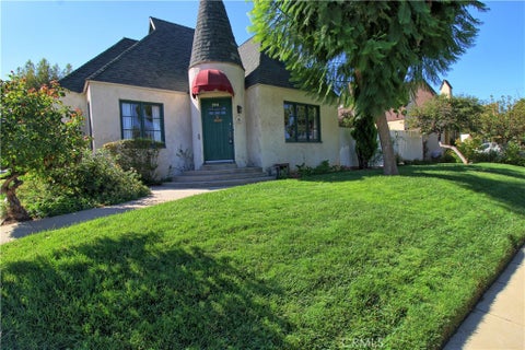 Photo of 304 Normandie Court, Redlands, CA 92373 (MLS # IG26213262)