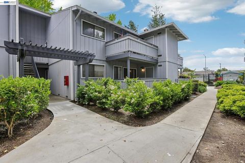 Photo of 39743 Bissy Cmn Cmn, Fremont, CA 94538 (MLS # 41132842)