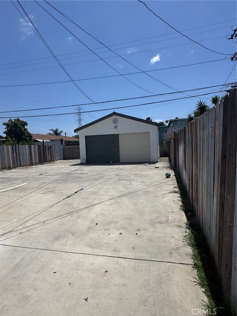 632 E 113th