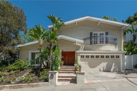 Photo of 17092 Escalon DR, Encino, CA 91436 (MLS # SR26094643)