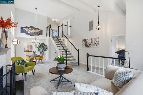 Photo of 5537 Pamplona Ct Ct, Concord, CA 94521 (MLS # 41125700)