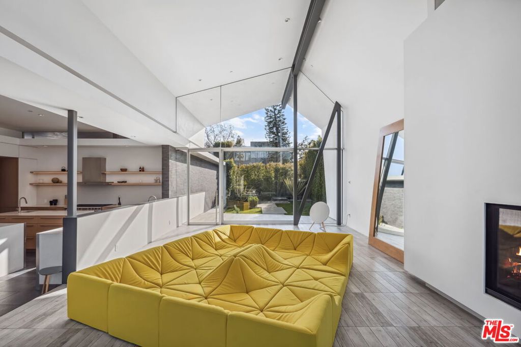 Properties 4 3660 S Inglewood Boulevard