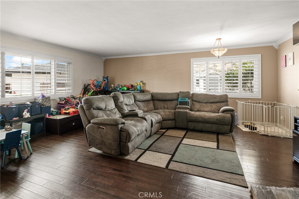 2324 Dana Ct