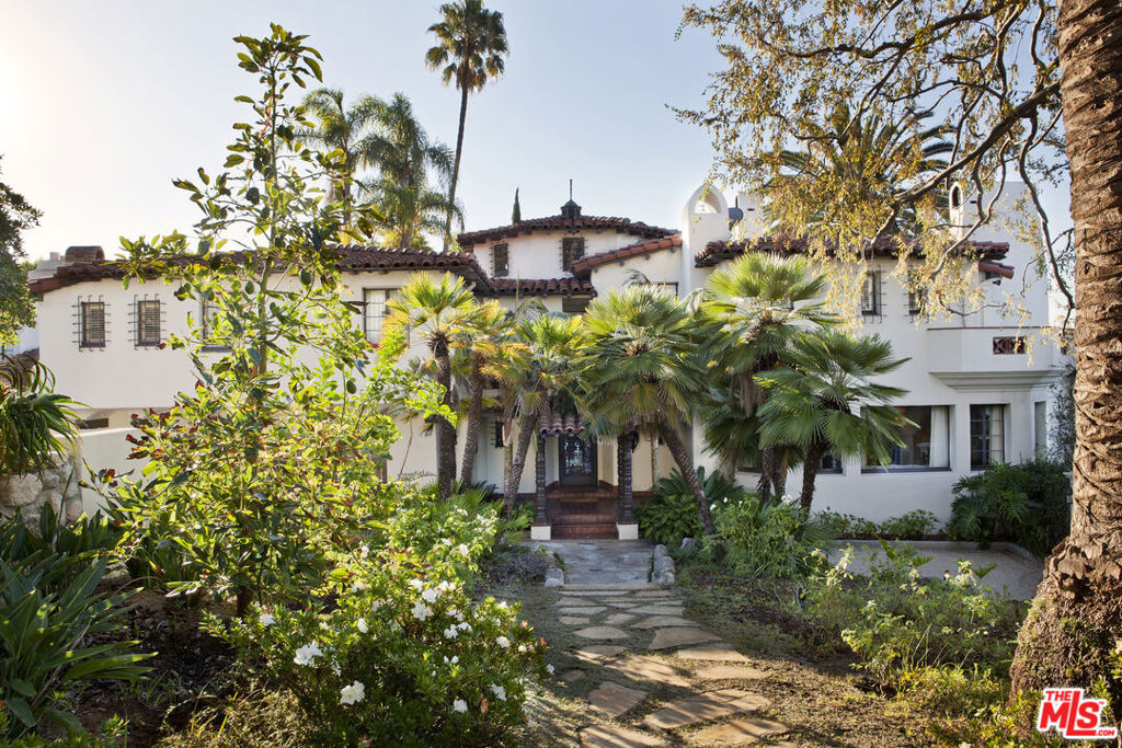 2400 Inverness Avenue