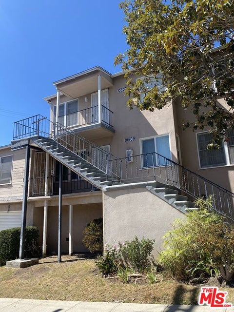 Photo of 10503 Missouri Avenue, Los Angeles, CA 90025 (MLS # 26869799)