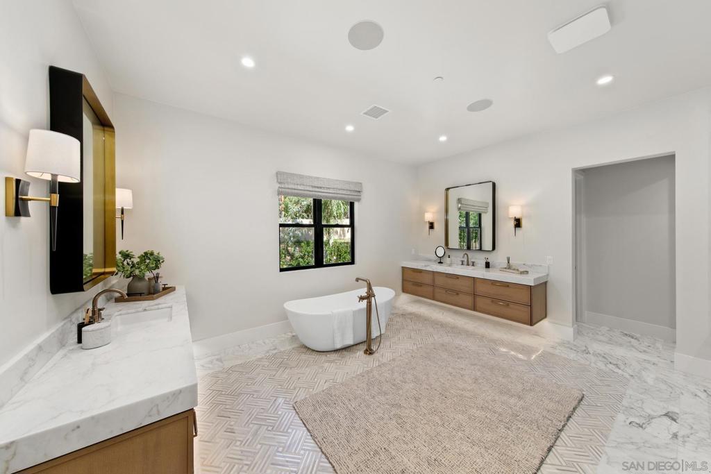 Rancho Santa Fe - Residential