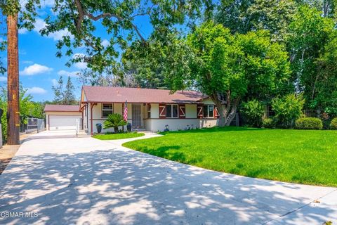 Photo of 1835 Los Feliz Drive, Thousand Oaks, CA 91362 (MLS # 226002349)