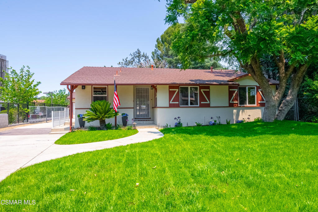 1835 Los Feliz Drive