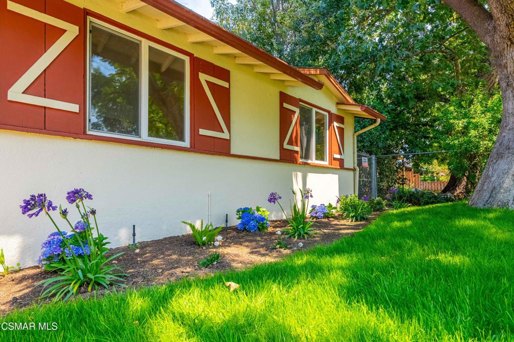1835 Los Feliz Drive