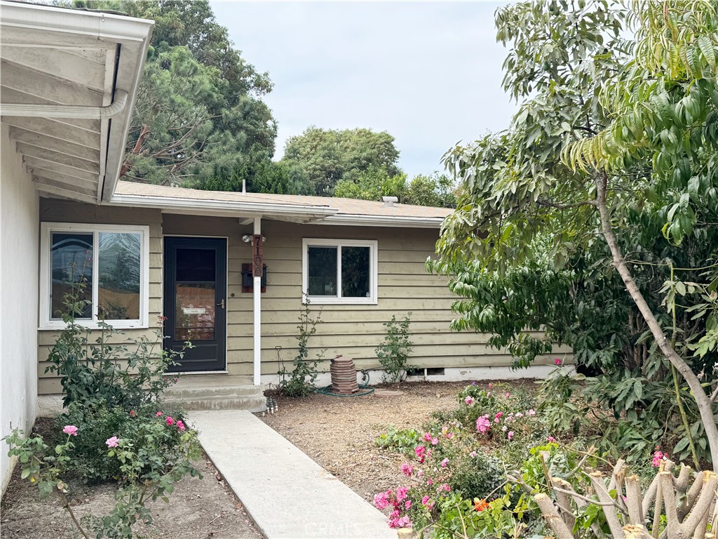 Located in El Dorado Park South at the end of Atherton Street in a quiet, low-traffic Cul-De-Sac. This is a great opportunity to make a "good bones" house your home! Featuring 3 bedrooms, 2 bathrooms, a charming floor plan with large sliding doors and original hardwood floors. Newer windows provide peace and quiet. The front and back yards boast room to roam and low-water gardens with extra backyard space thanks to the original owner's savvy land expansion.
This home has been in one family since it was built and is now ready for a glow up and new chapter.
The neighborhood is sought-after for the sense of community, schools and proximity to all that South-East Long Beach has to offer. Enjoy access to a short bike ride to the beach along the San Gabriel River Trail. El Dorado Park which has acres of nature, golfing, sports facilities and playgrounds is a short distance away. This is a commuter sweet-spot - quick & easy to get to multiple major freeways.
Bring your imagination and creativity - this home is ready for you to come build your equity!