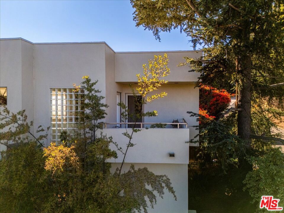 1358 Killarney Avenue