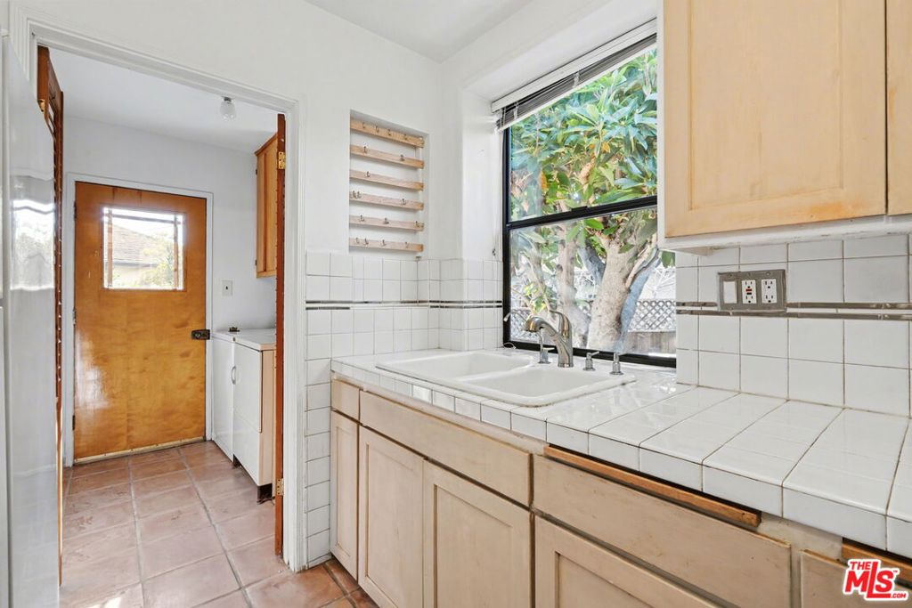 10784 Northgate Street