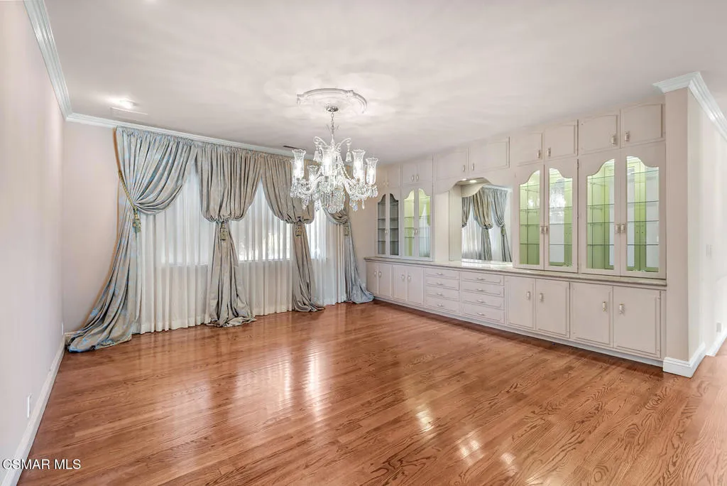 Thousand Oaks, California 91361, United States, 6 Bedrooms Bedrooms, ,6 BathroomsBathrooms,Residential,Active,162925