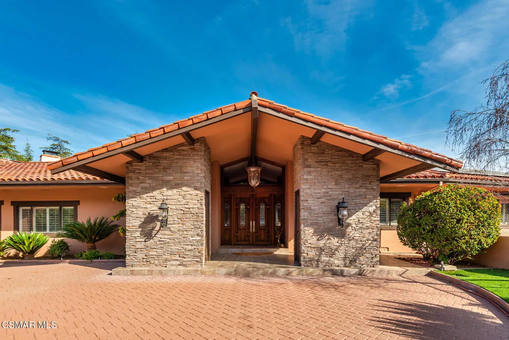 Thousand Oaks, California 91361, United States, 6 Bedrooms Bedrooms, ,6 BathroomsBathrooms,Residential,Active,162925