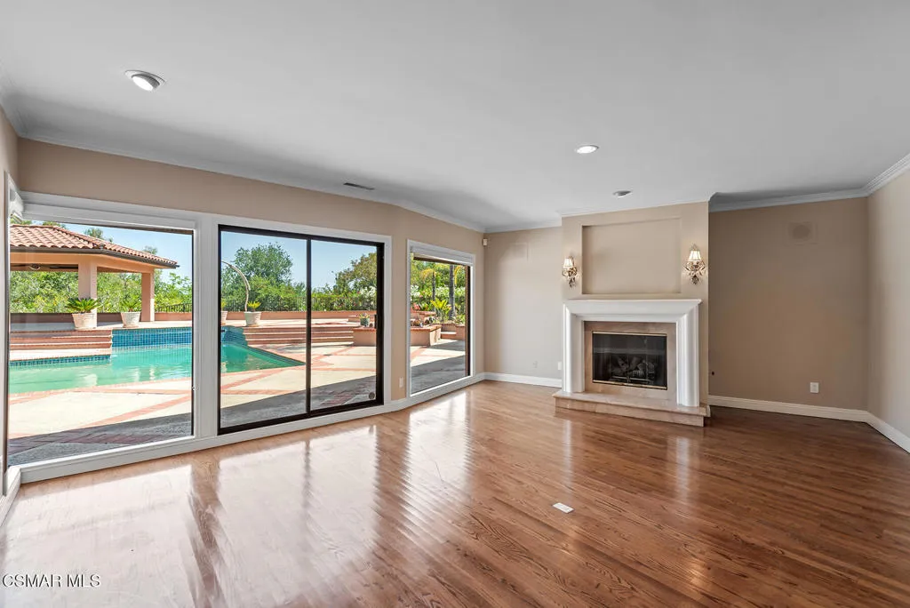 Thousand Oaks, California 91361, United States, 6 Bedrooms Bedrooms, ,6 BathroomsBathrooms,Residential,Active,162925