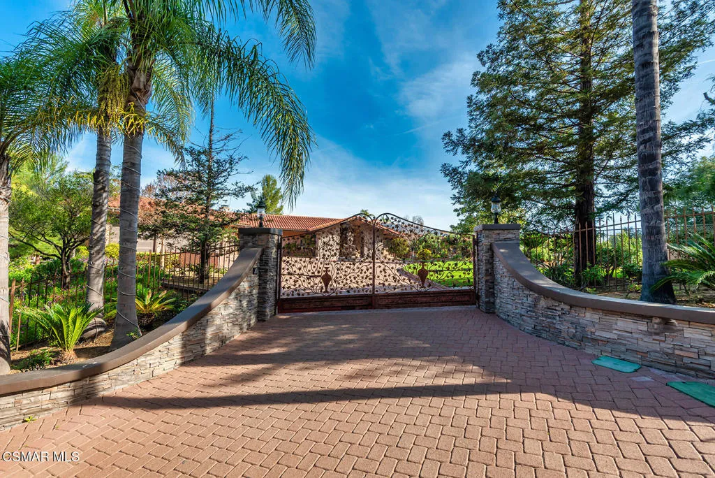 Thousand Oaks, California 91361, United States, 6 Bedrooms Bedrooms, ,6 BathroomsBathrooms,Residential,Active,162925