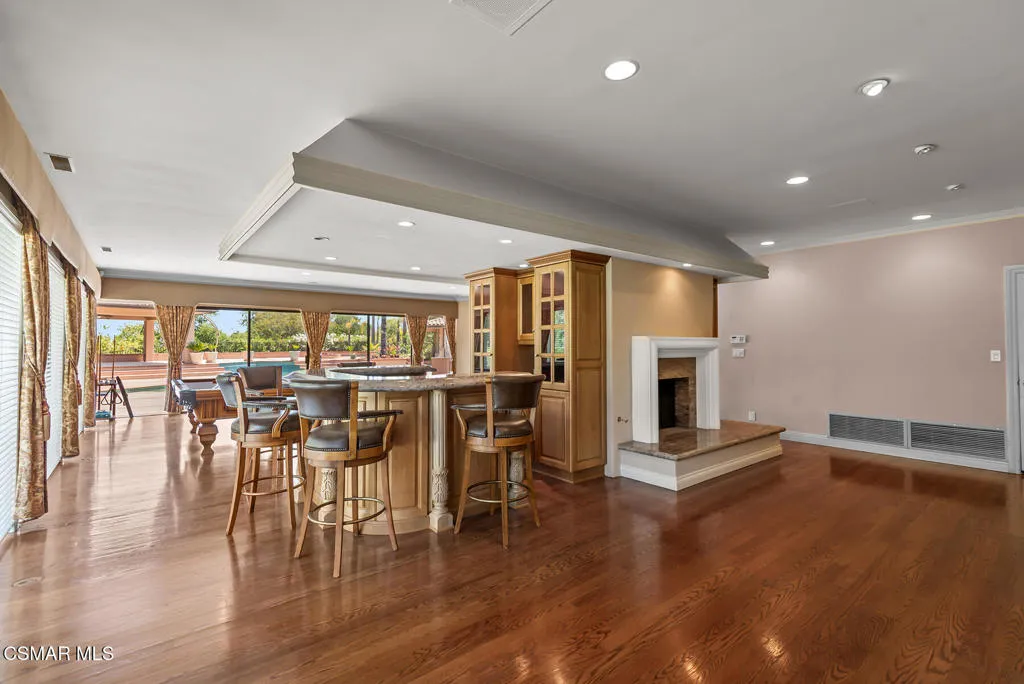 Thousand Oaks, California 91361, United States, 6 Bedrooms Bedrooms, ,6 BathroomsBathrooms,Residential,Active,162925