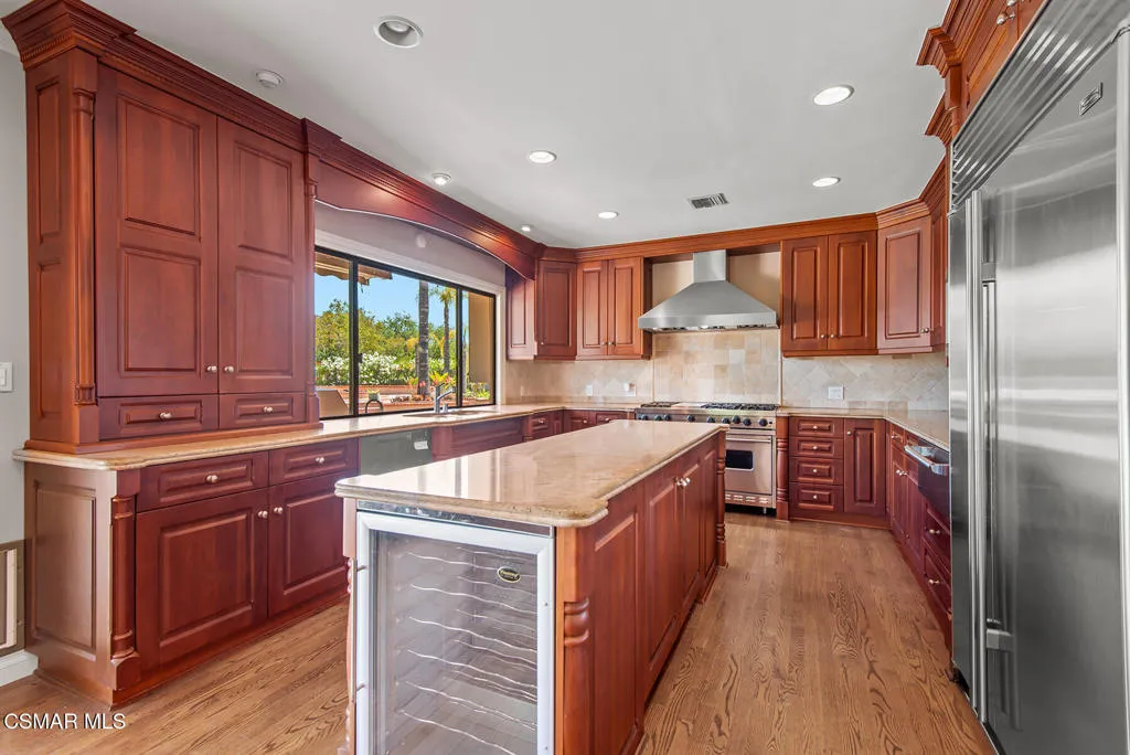 Thousand Oaks, California 91361, United States, 6 Bedrooms Bedrooms, ,6 BathroomsBathrooms,Residential,Active,162925