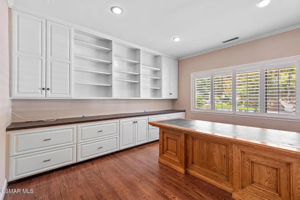 Thousand Oaks, California 91361, United States, 6 Bedrooms Bedrooms, ,6 BathroomsBathrooms,Residential,Active,162925