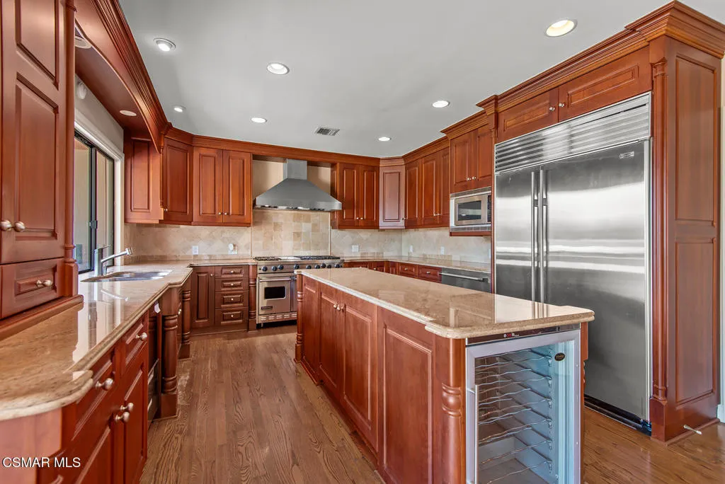 Thousand Oaks, California 91361, United States, 6 Bedrooms Bedrooms, ,6 BathroomsBathrooms,Residential,Active,162925