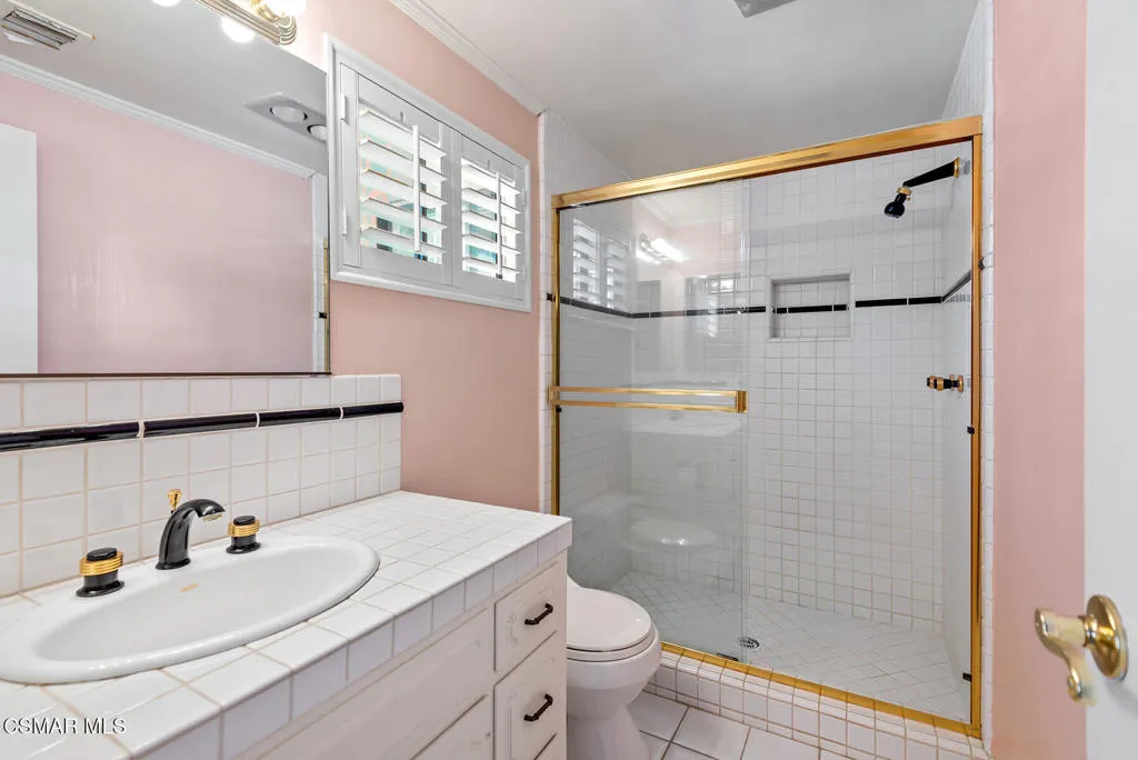 Thousand Oaks, California 91361, United States, 6 Bedrooms Bedrooms, ,6 BathroomsBathrooms,Residential,Active,162925