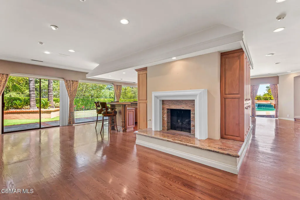 Thousand Oaks, California 91361, United States, 6 Bedrooms Bedrooms, ,6 BathroomsBathrooms,Residential,Active,162925