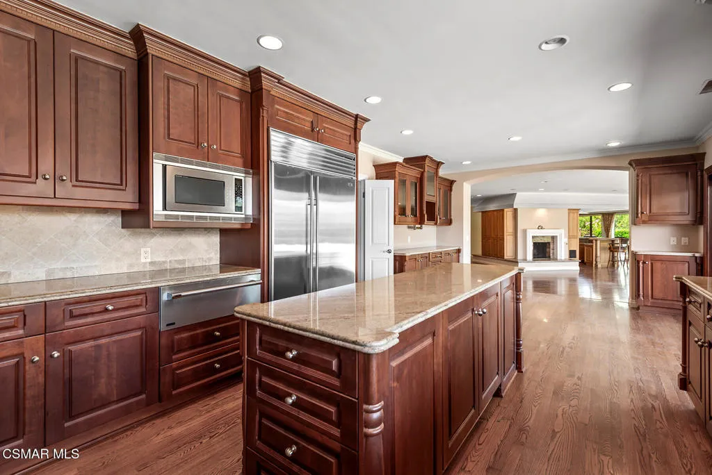 Thousand Oaks, California 91361, United States, 6 Bedrooms Bedrooms, ,6 BathroomsBathrooms,Residential,Active,162925