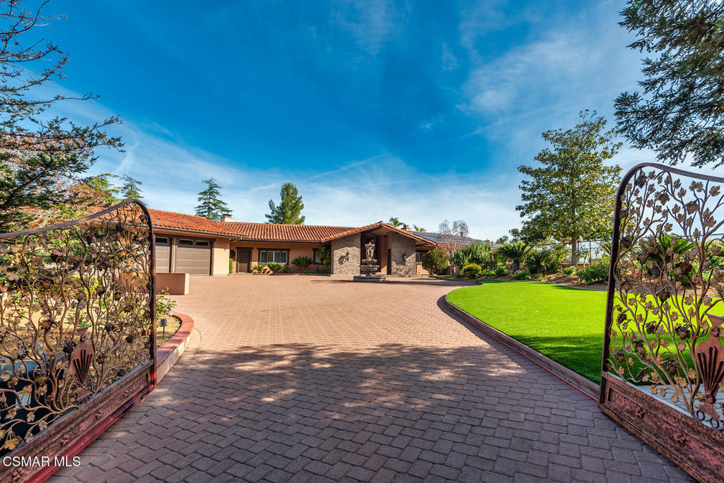 11 Inverness Road