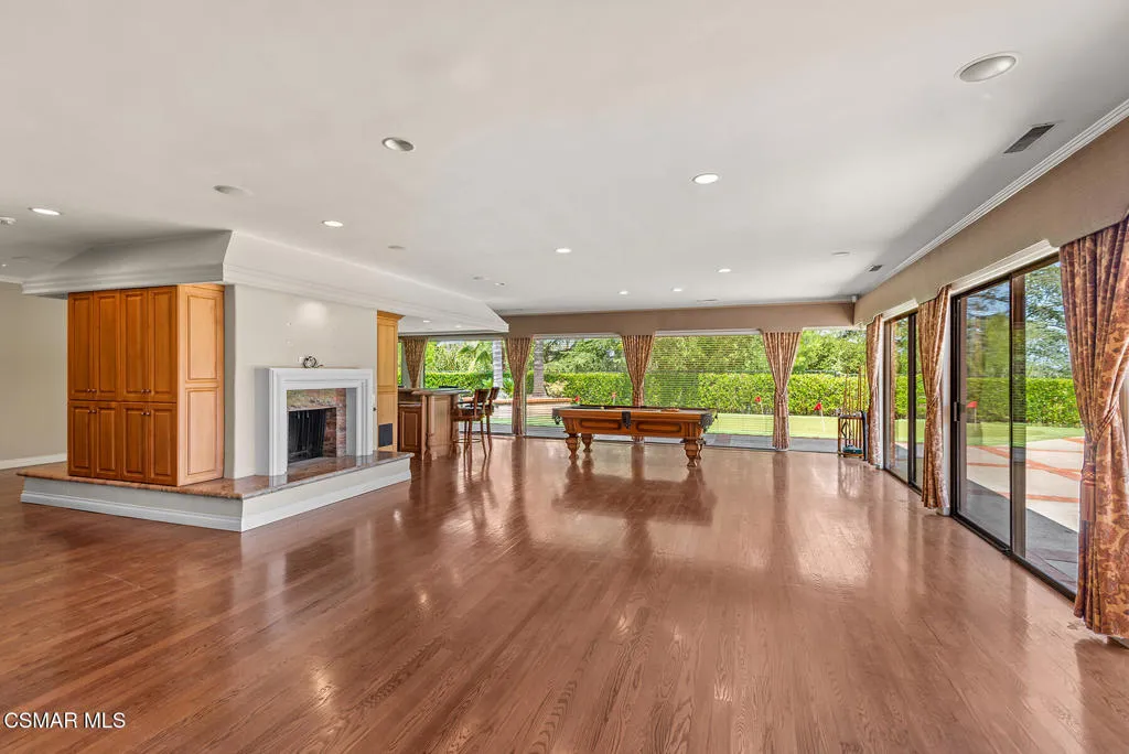 Thousand Oaks, California 91361, United States, 6 Bedrooms Bedrooms, ,6 BathroomsBathrooms,Residential,Active,162925