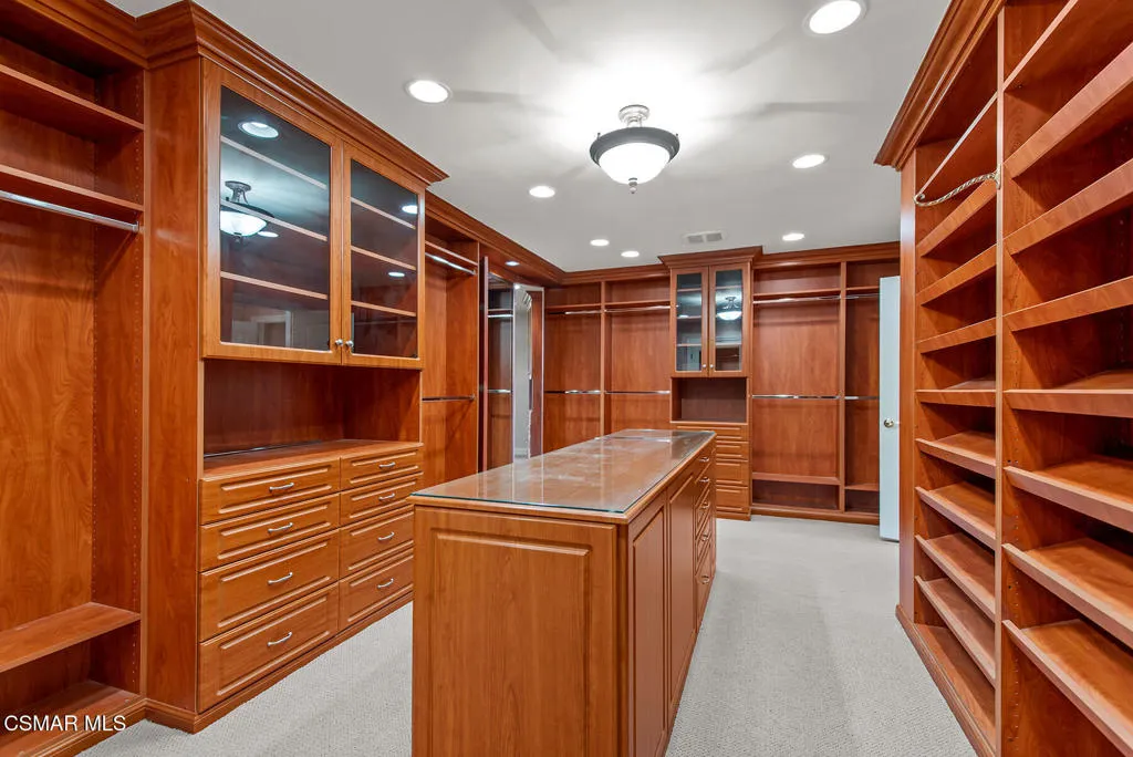 Thousand Oaks, California 91361, United States, 6 Bedrooms Bedrooms, ,6 BathroomsBathrooms,Residential,Active,162925