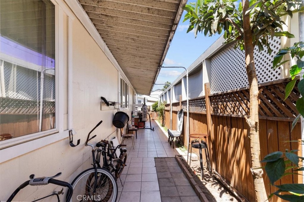 9080 Bloomfield Avenue 33