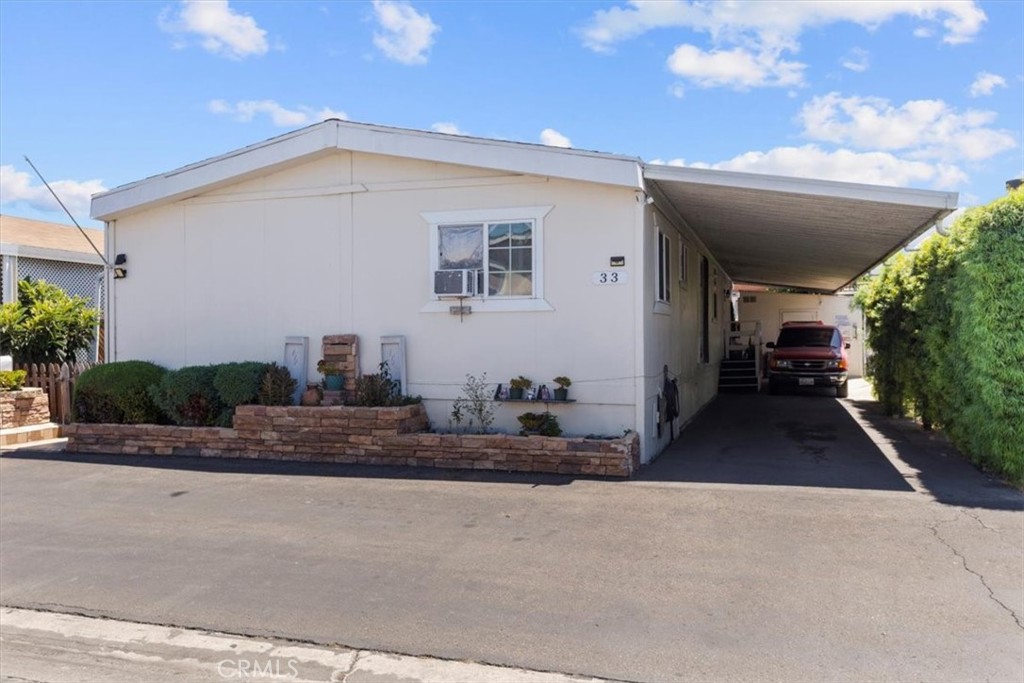 9080 Bloomfield Avenue 33