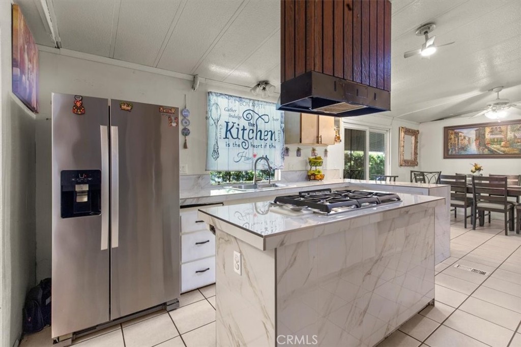 9080 Bloomfield Avenue 33