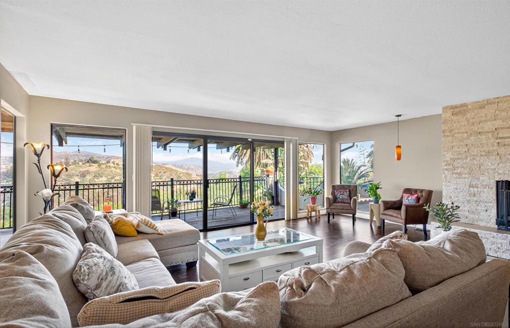 11330 Crazy Horse Dr